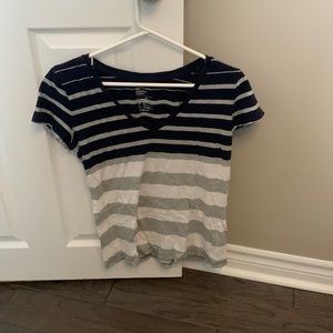 Gap essential V neck
